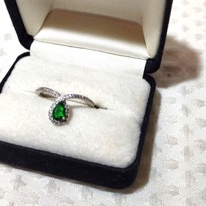 Teardrop Emerald Cocktail Ring